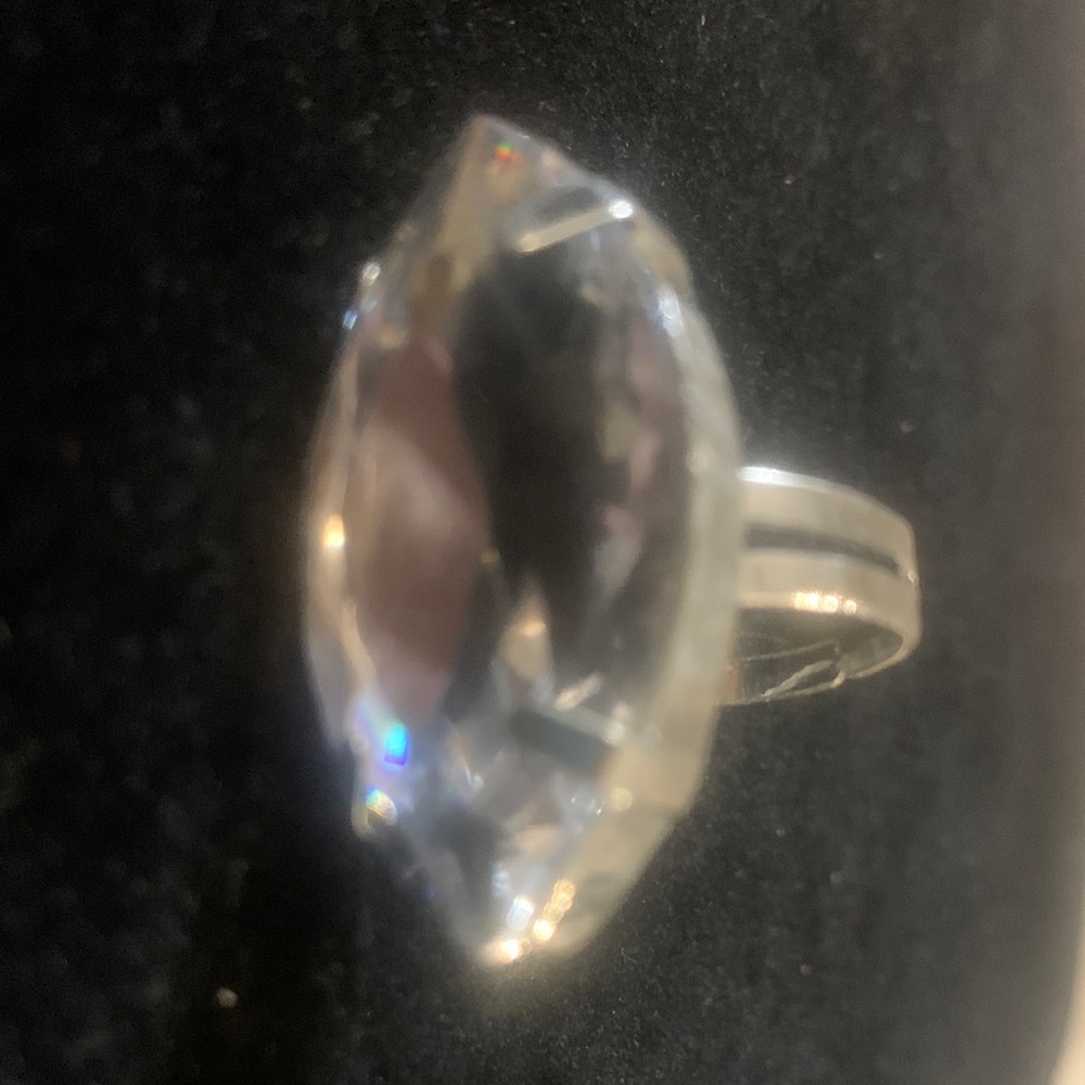 Elegant Silver Rhinestone Ring - Picture 2 of 2